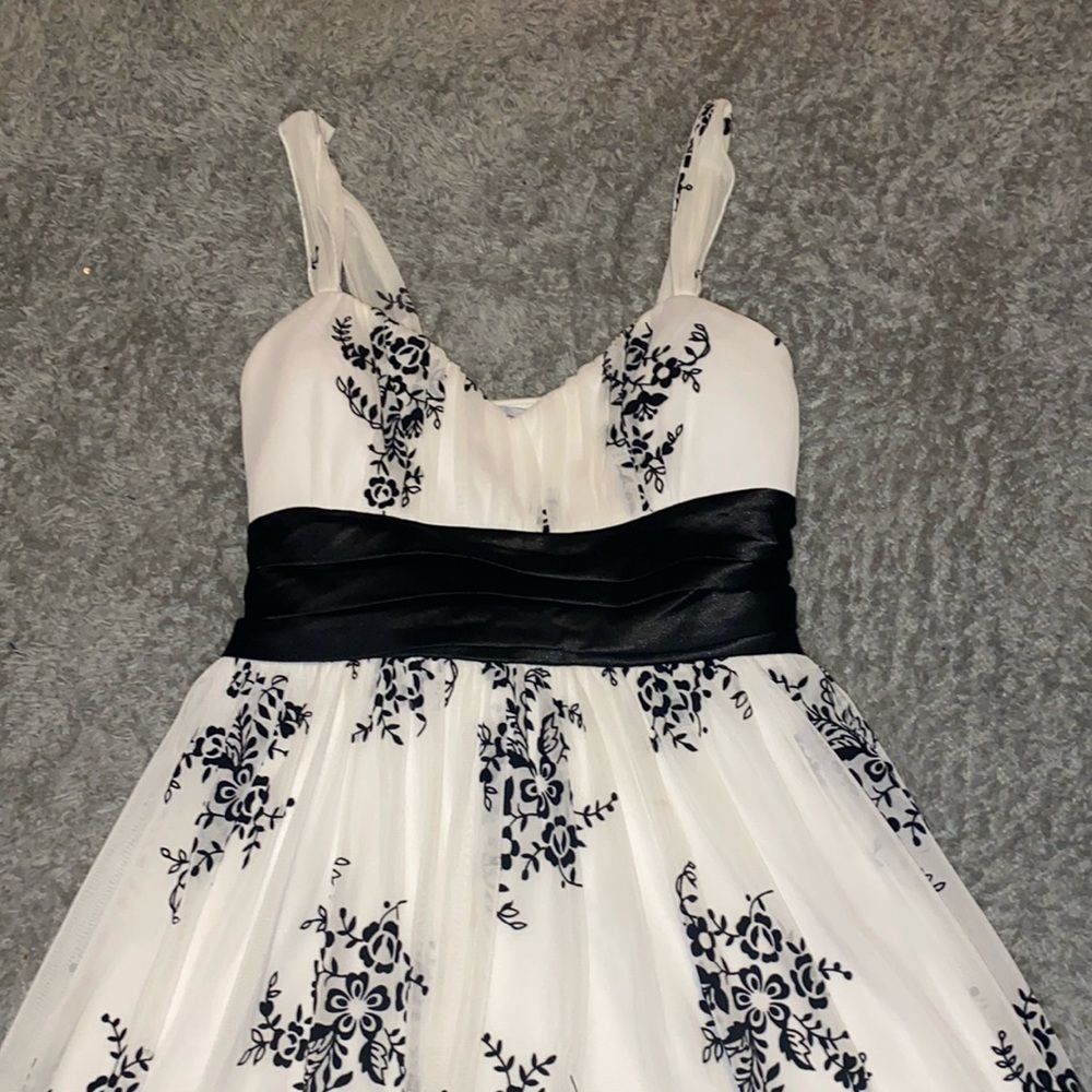 Beautiful juniors Large formal/prom dress - Picture 2 of 3